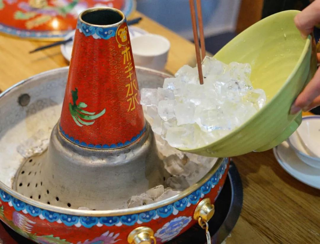 冰块煮羔羊肉,起源于成吉思汗的内蒙冰煮羊火锅