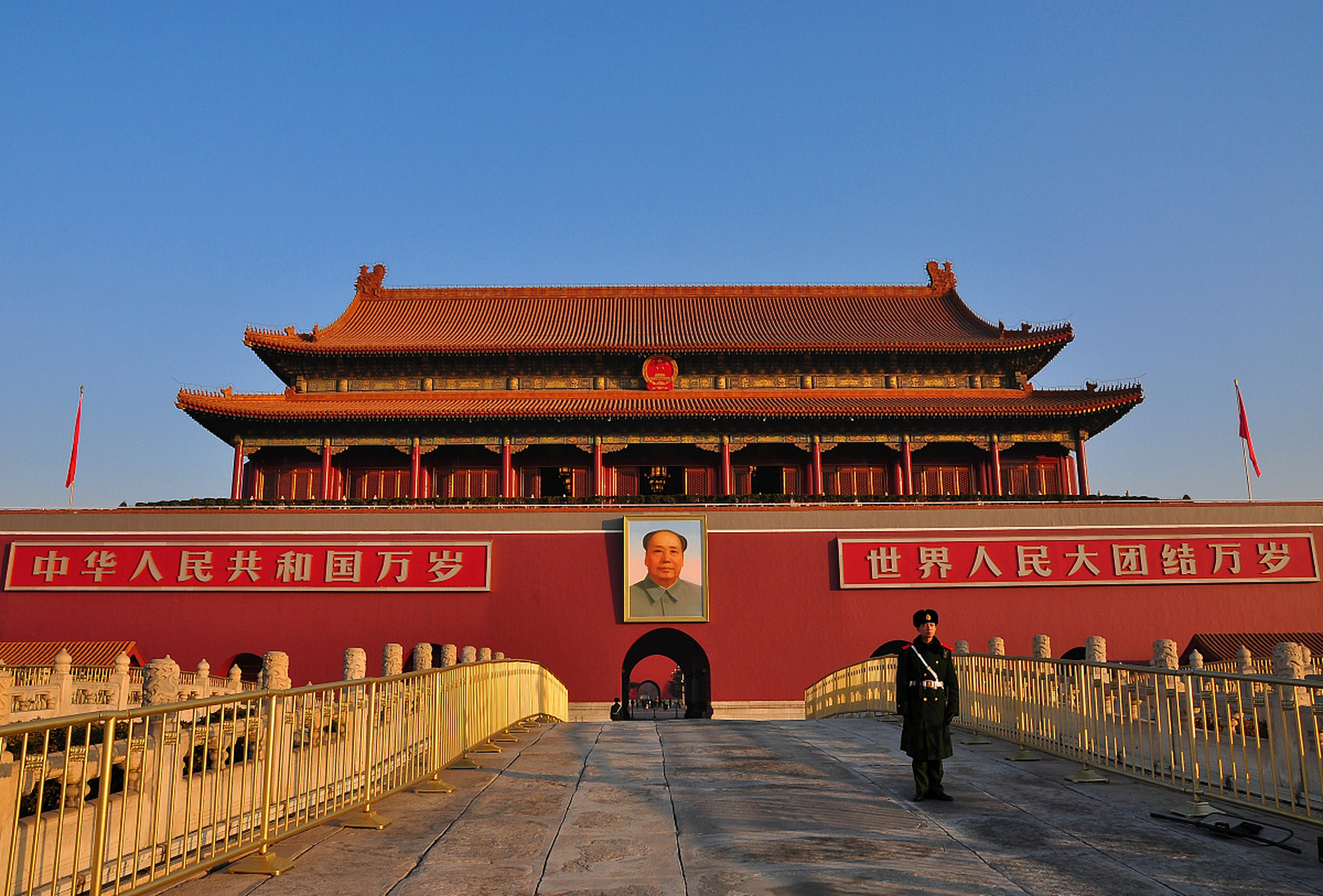 成人票15元,优惠票5元,学生需核验本人有效学生证原件.