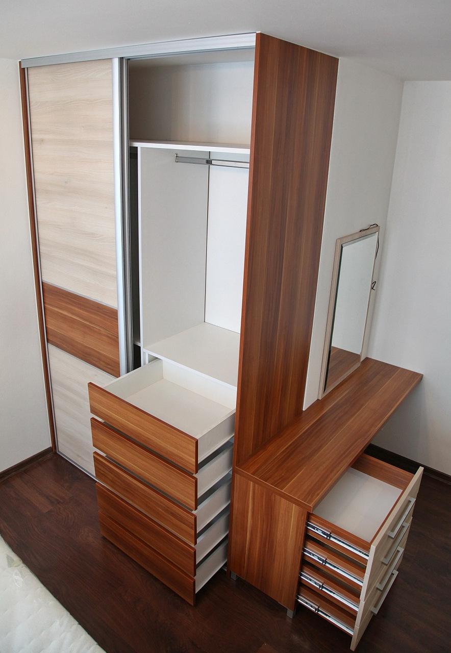 一般来说,多功能家具设计独特,注重细节和用户体验.