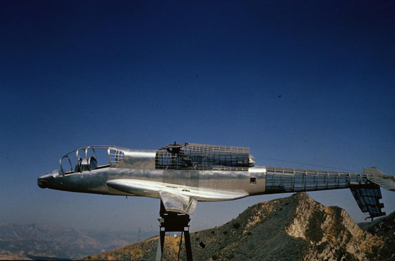 商品专题_阿帕齐机身:普通的轻合金半硬壳式结构,由机头,中机身和尾梁