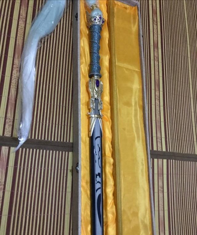 作为颜值最高的剑,秋骊深得我心.