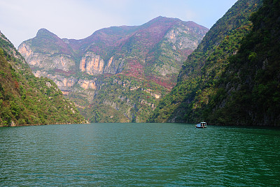 重庆巫山小三峡山清水秀,吸引了不少的游客和摄影者前