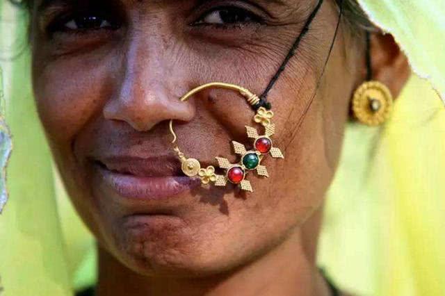 在印度看到鼻子上带环的女人,不要好奇,好不好看都别去靠近