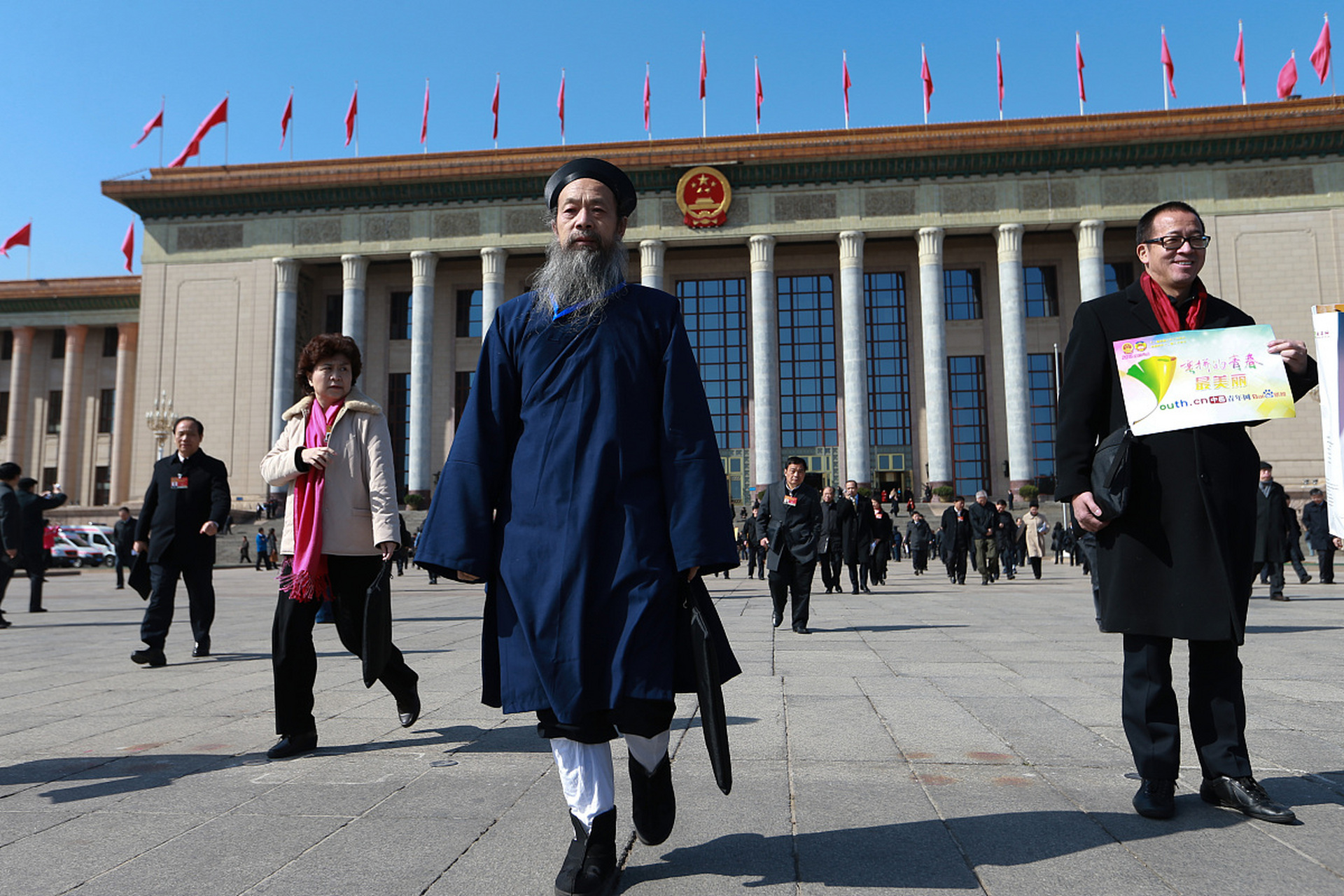 身兼中国道教协会会长与道教代表双重身份,他引领全国道教界前行,致力