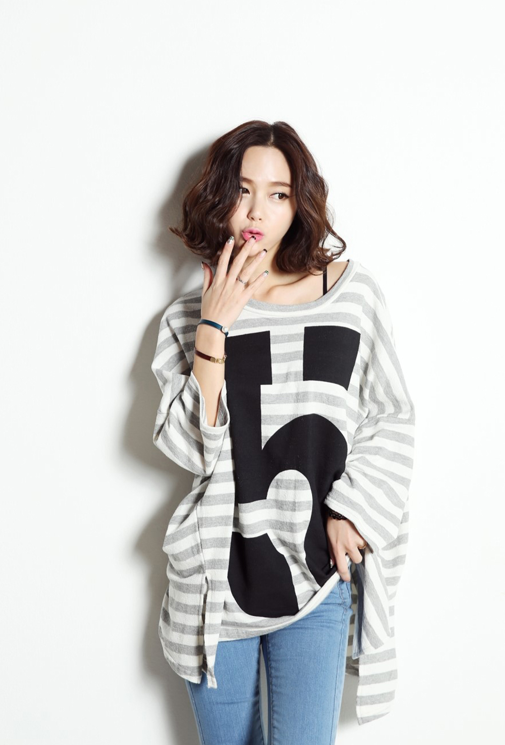 每件30元,一个月30天档期全排满,电商试衣模特