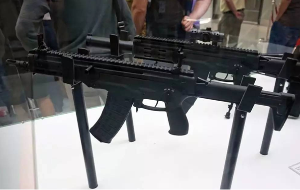 俄罗斯ak17步枪现身,风格有点怪!
