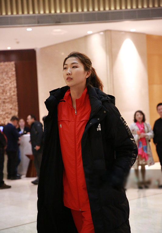 百变排球女神袁心玥!机拍走路带风超模范儿,嫌弃表情可爱又搞笑