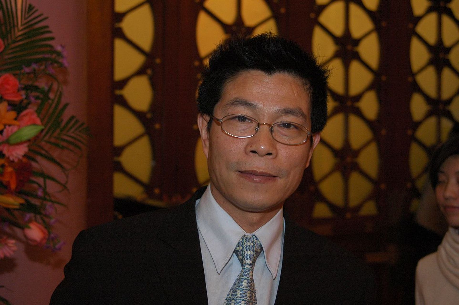 越是花钱大手大脚,一点不在乎的人,都不缺钱  2.