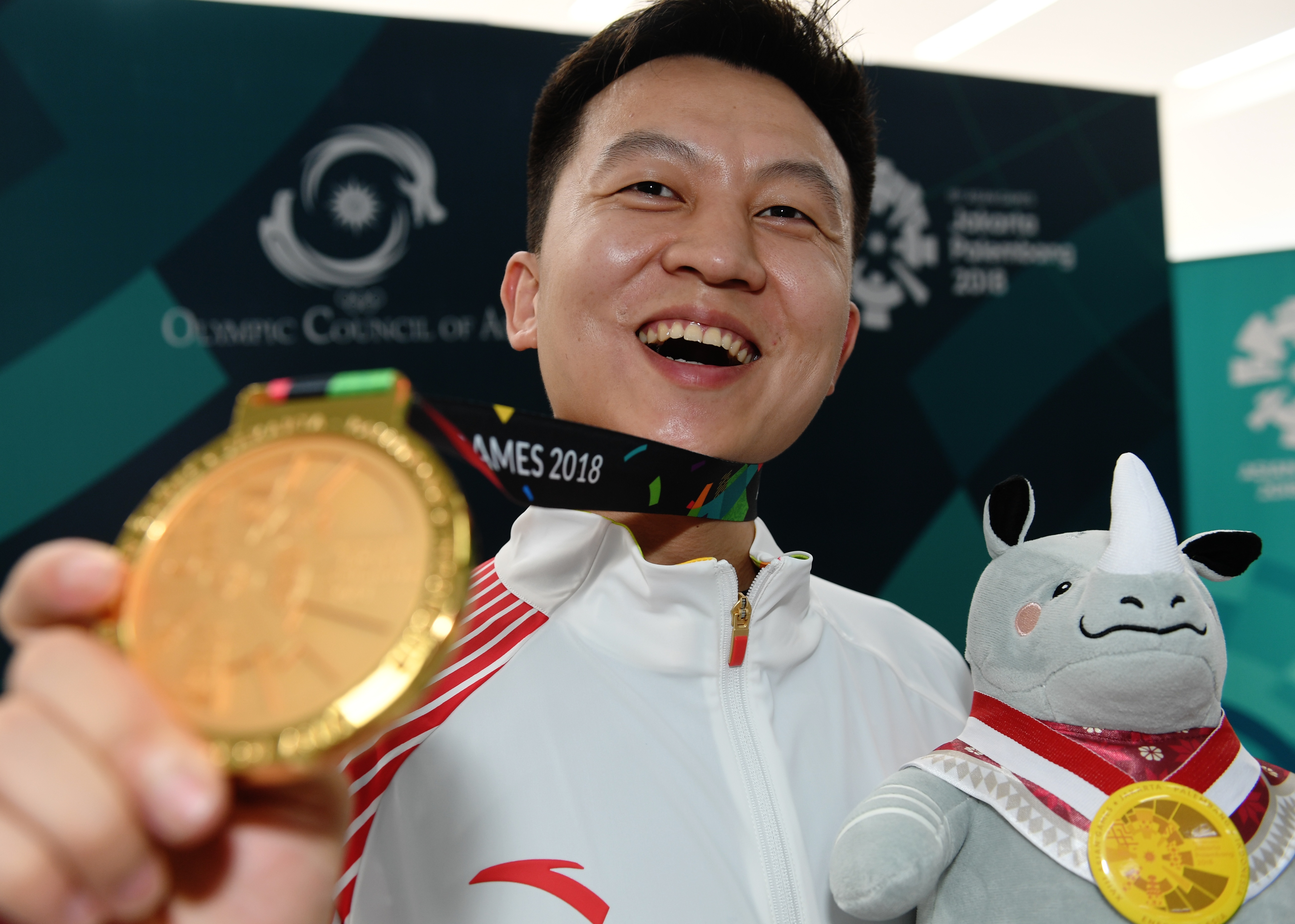 射击——男子50米步枪三姿颁奖仪式举行(4)