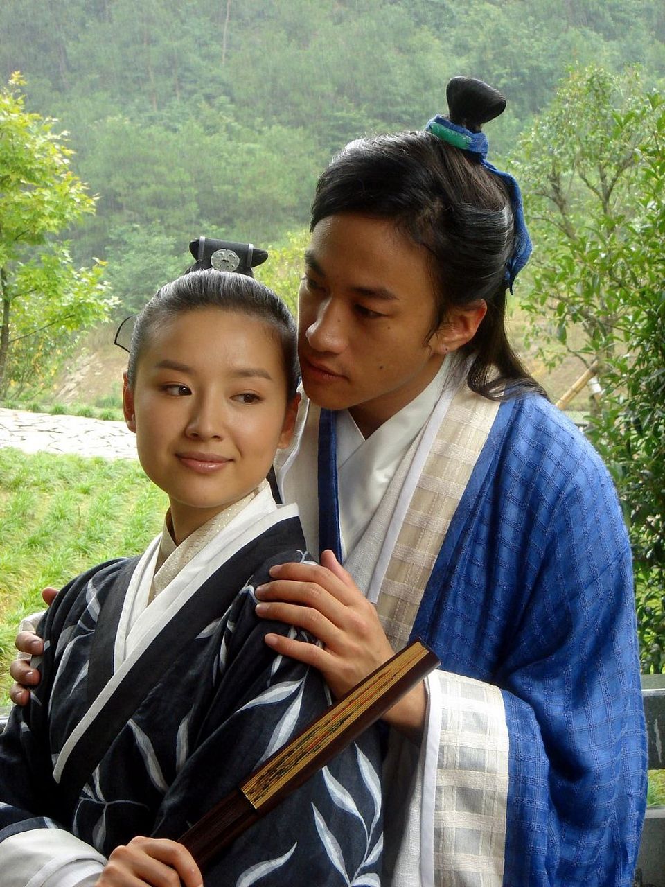《梁山伯与祝英台:化蝶双飞的千古绝恋》 在中国古代传说中,有一段被