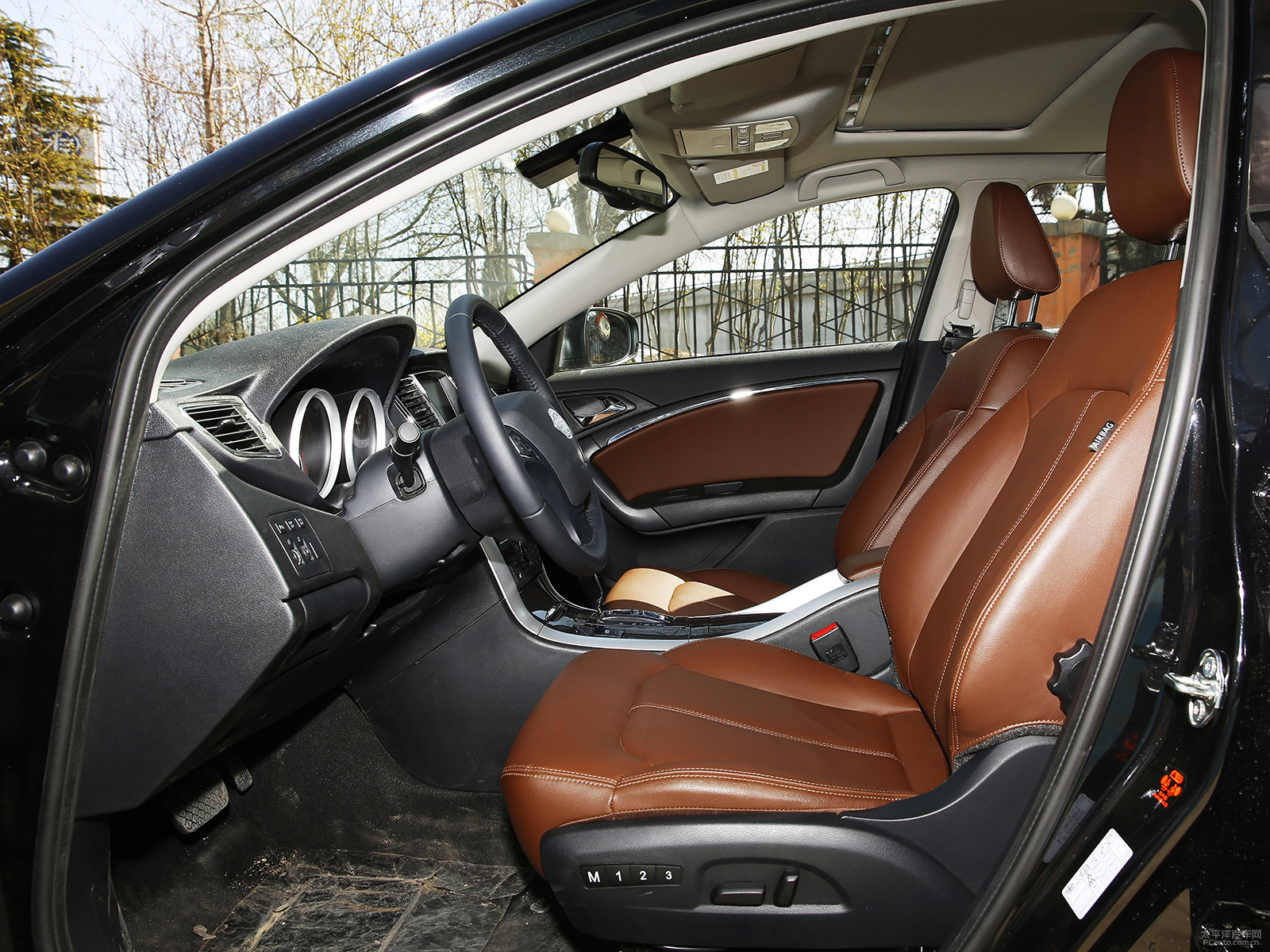 奔腾b90详细图鉴,带你了解奔腾b90!