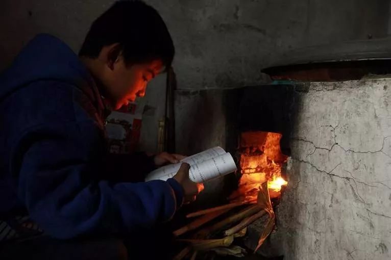 那些年冬天,乡村孩子取暖的方式