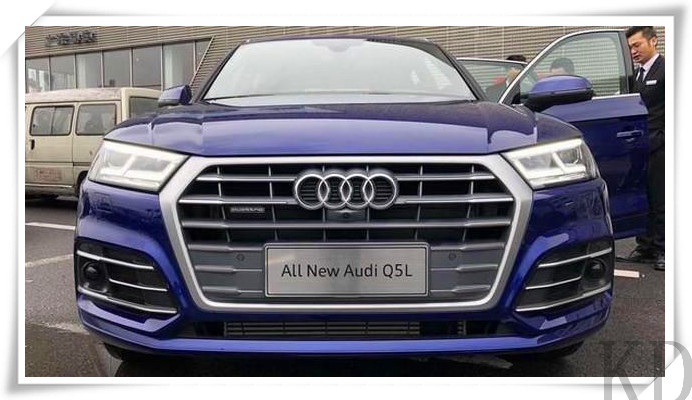 奥迪又一款豪华suv妥协了,超炫酷的内饰,售价34万