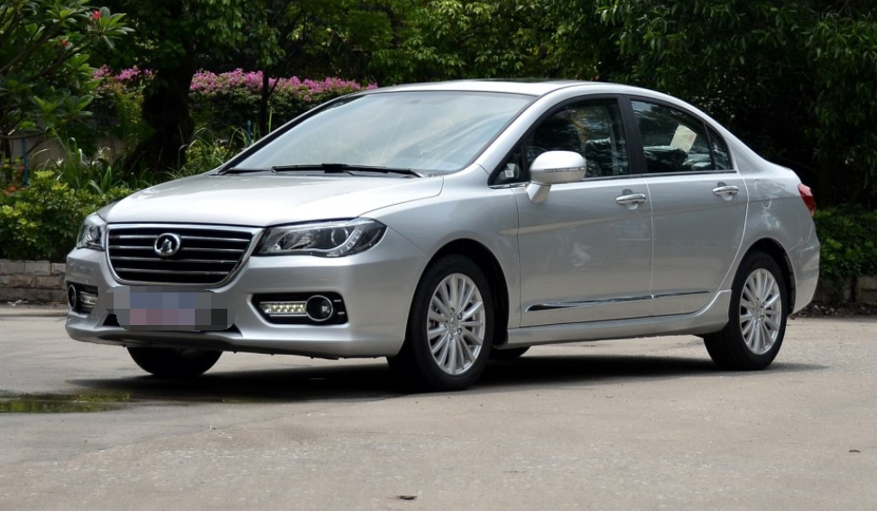 长城c50看起来就很上档次,外观大气稳重,开着有面子