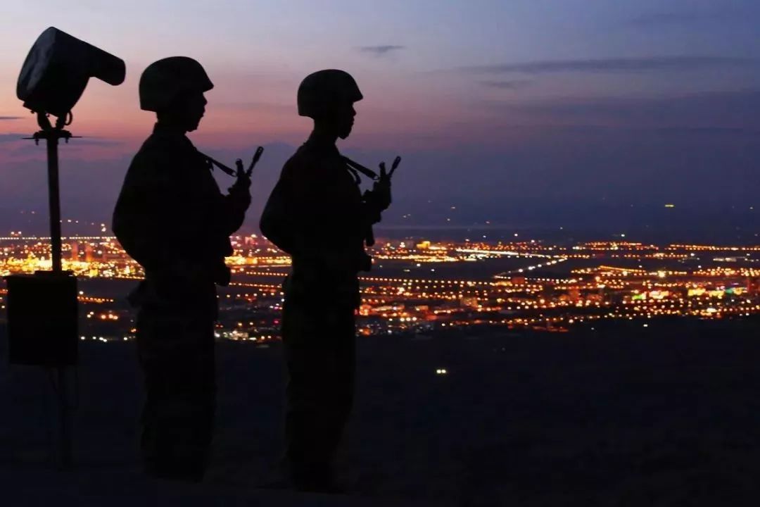 站岗巡逻那些事,想想都刺激!