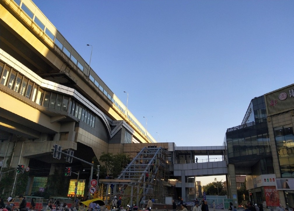 上海轨道交通5号线之西渡站:黄浦江南岸小城镇的最大亮点和中心