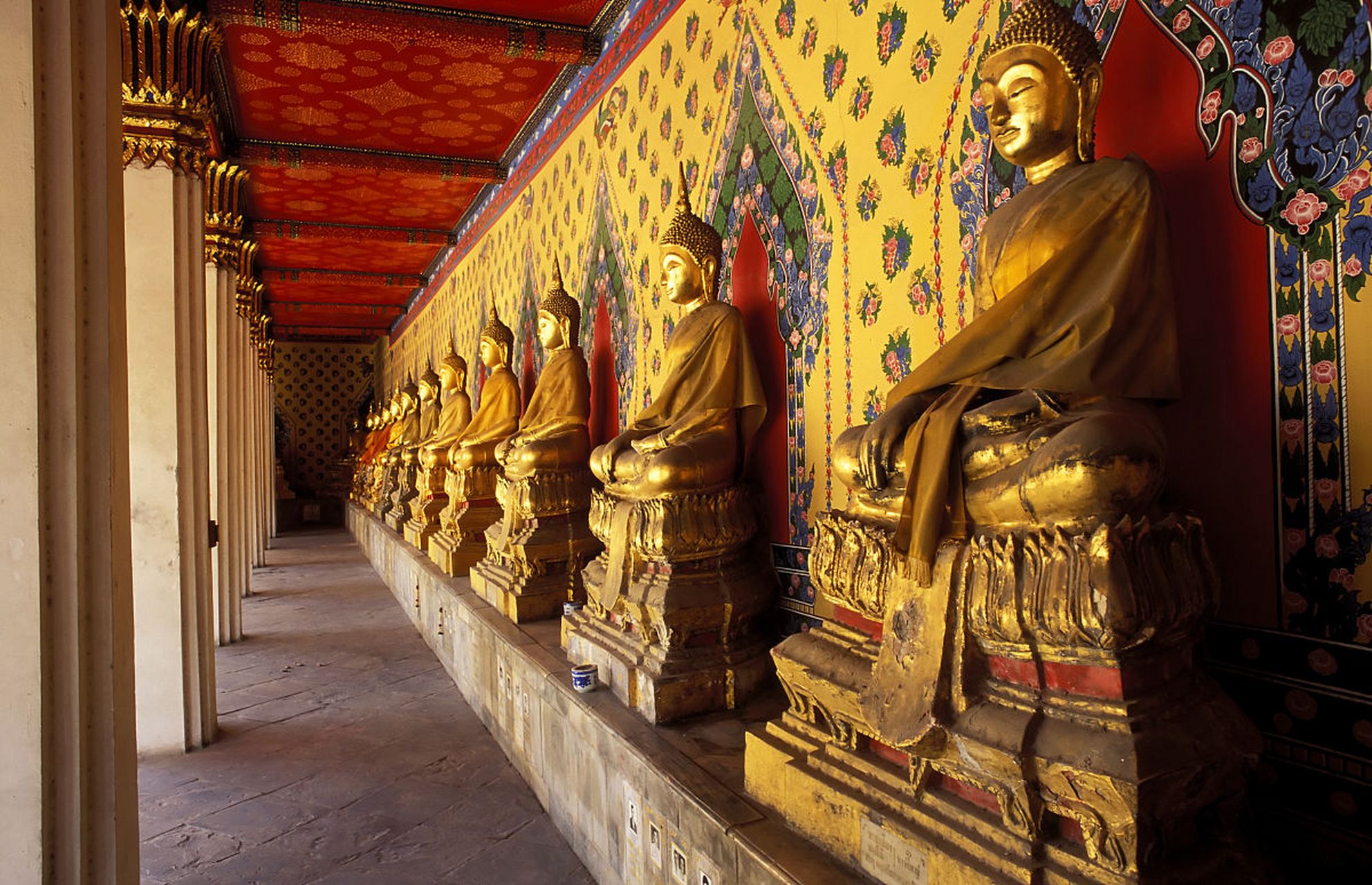 94朋友们,我最近去了一趟传说中的海淀法华寺,真的被那里的美景和