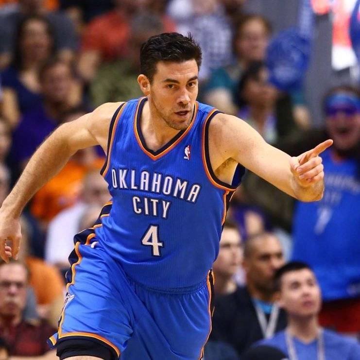 场均6分的尼克科里森还能球衣退役?他是雷霆的队魂!