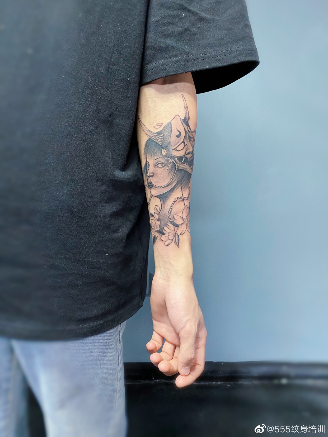 男士小手臂艺妓纹身