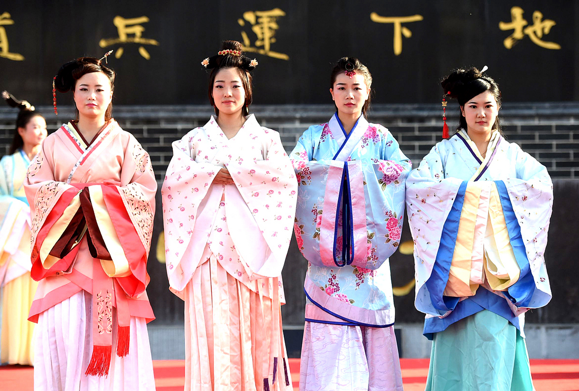 【欢迎关注@历史观景台 [祈福]】