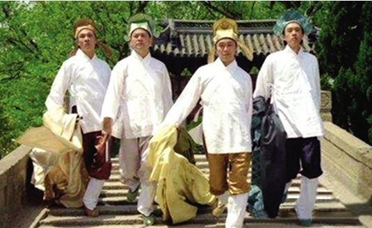 同样是江南四大才子出场,周星驰和黄晓明的差距一目了然!