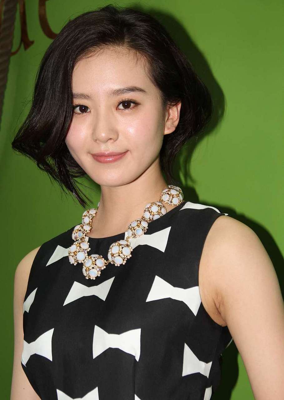 99  首先,我们来欣赏一下她的眼睛9