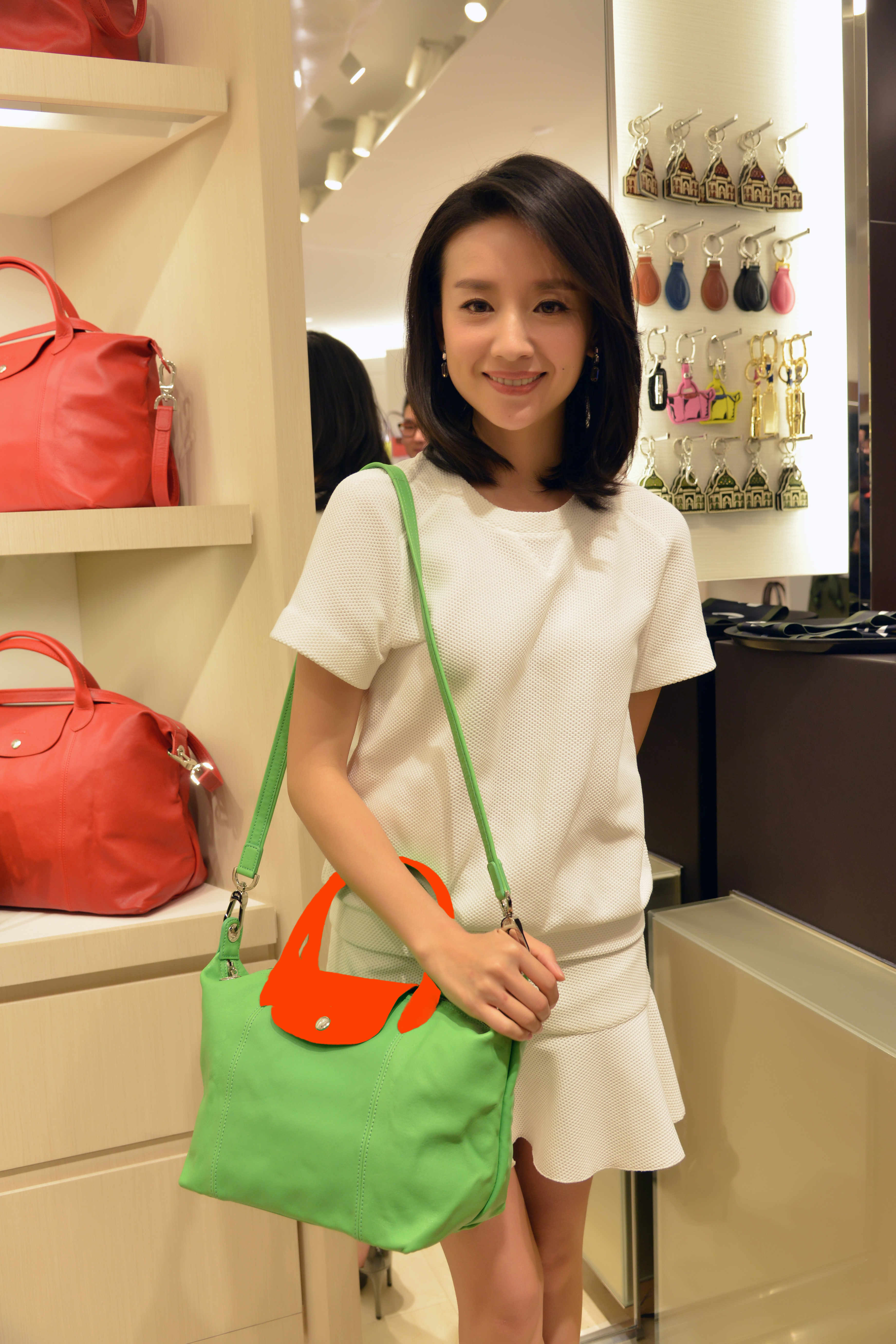 董洁私底下不喜欢化妆,甚至连口红都不化,她经常在机场被拍到气色不好