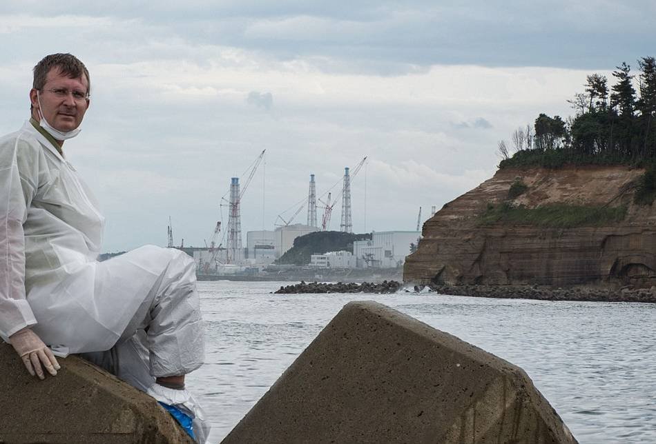 实拍日本福岛核辐射后形成的无人区,豪车丢弃路边
