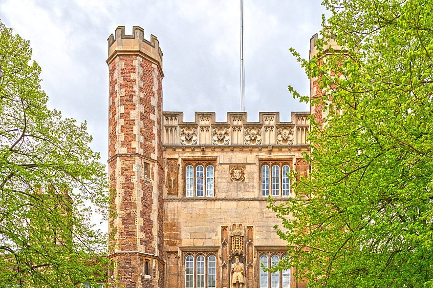 英国留学高中到大学要多少钱留学在线