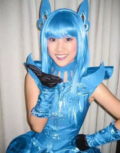 巴啦啦小魔仙:蓝色造型的5个人,一般人知道美琪,不知道严莉莉