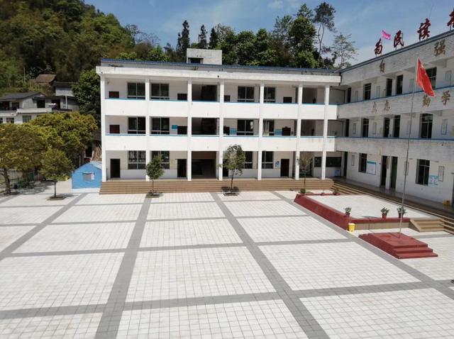 叙州区商州镇民乐小学校迎来开学复课评估工作检查