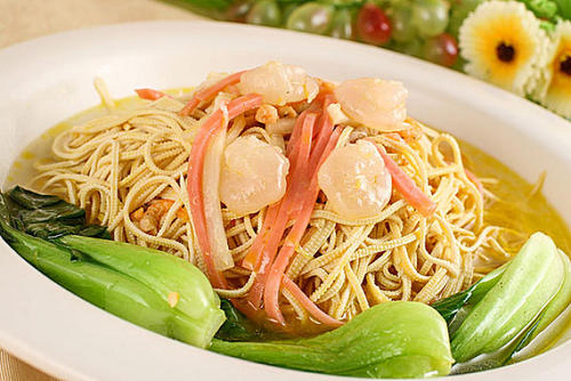 煮干丝:这道美食看起来平平无奇,但是味道绝对让您惊艳,到南京一定要