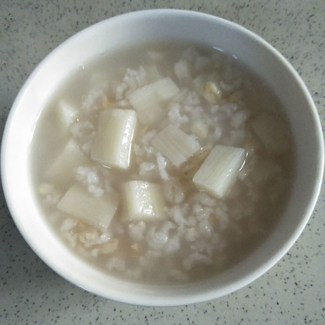 山药燕麦粥,口味清淡,营养丰富,补肾又养气