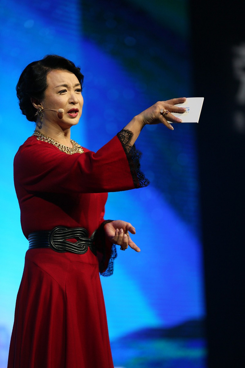 《鲁豫有约》中,鲁豫问金星:"每个女人都有自己的烦恼和恐惧,那你的