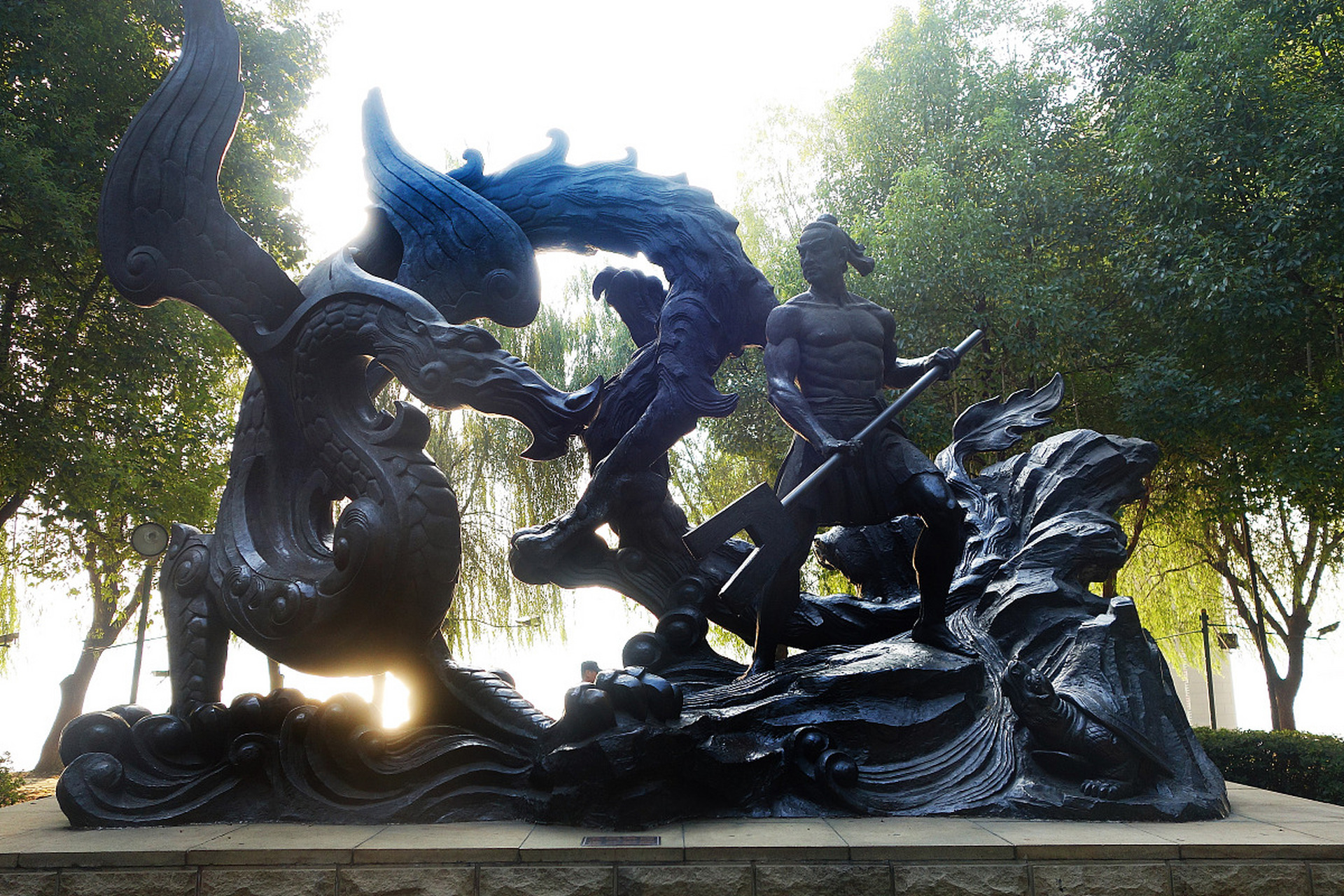 夏朝(约公元前2070年-约公元前1600年)是中国史书中记载的第一个世袭