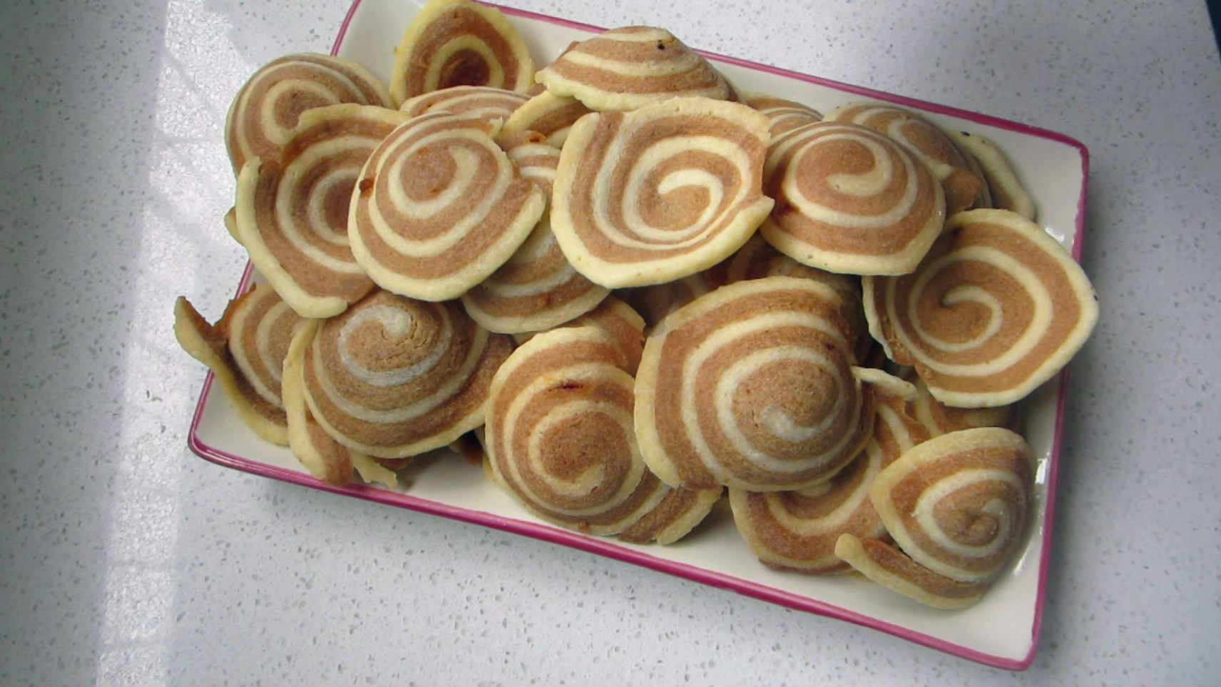 这个小零食孩子咬一口就喜欢,不含任何添加剂,在家做非常简单