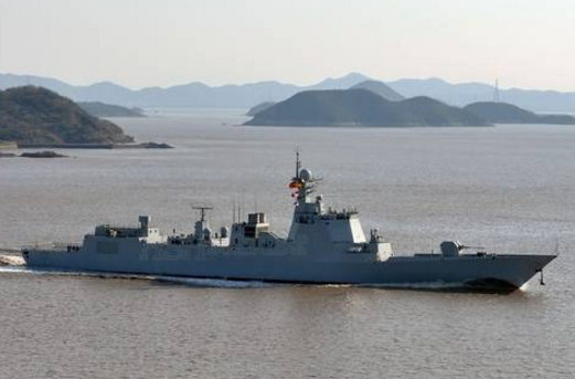 从052d首舰,舷号172昆明号服役计,其采用东部和北部两家船厂同时建造