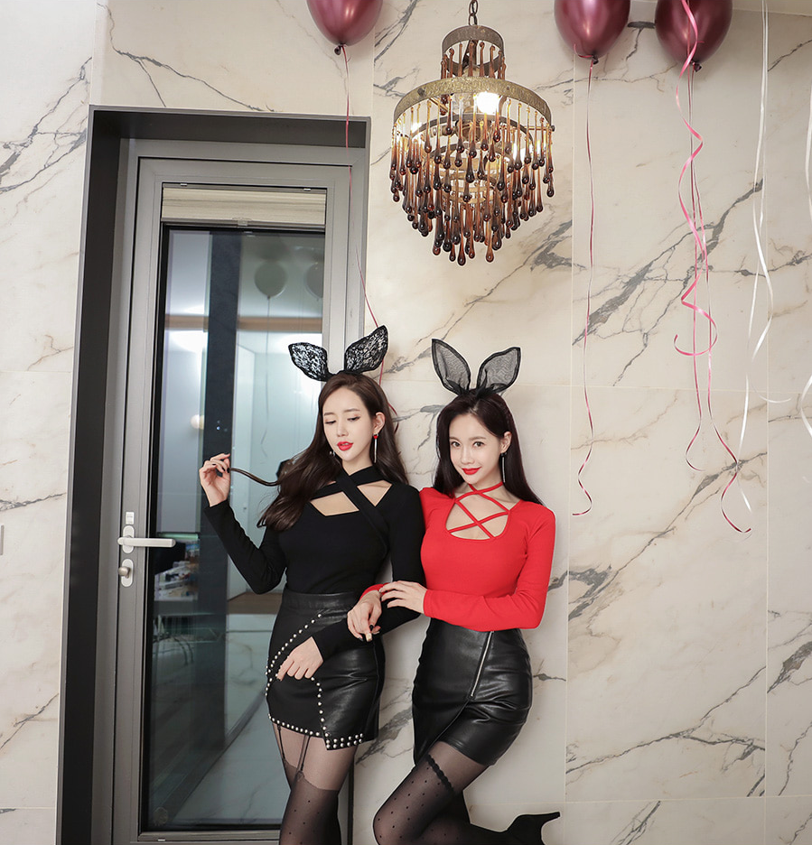 两位模特小姐姐合拍,你更喜欢哪一个?