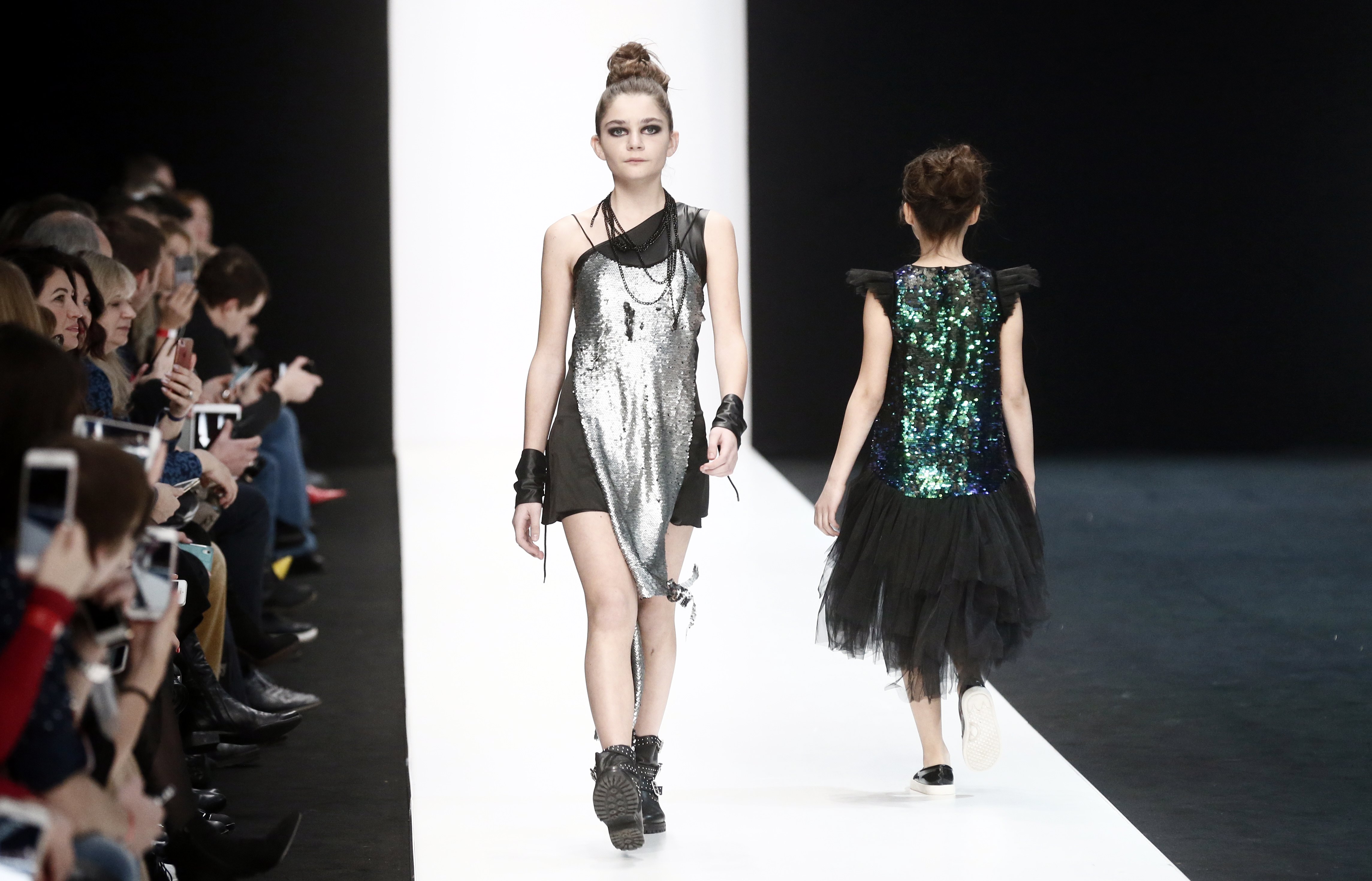 俄罗斯时装周——olga zavgorodnjaja品牌童装秀[1]