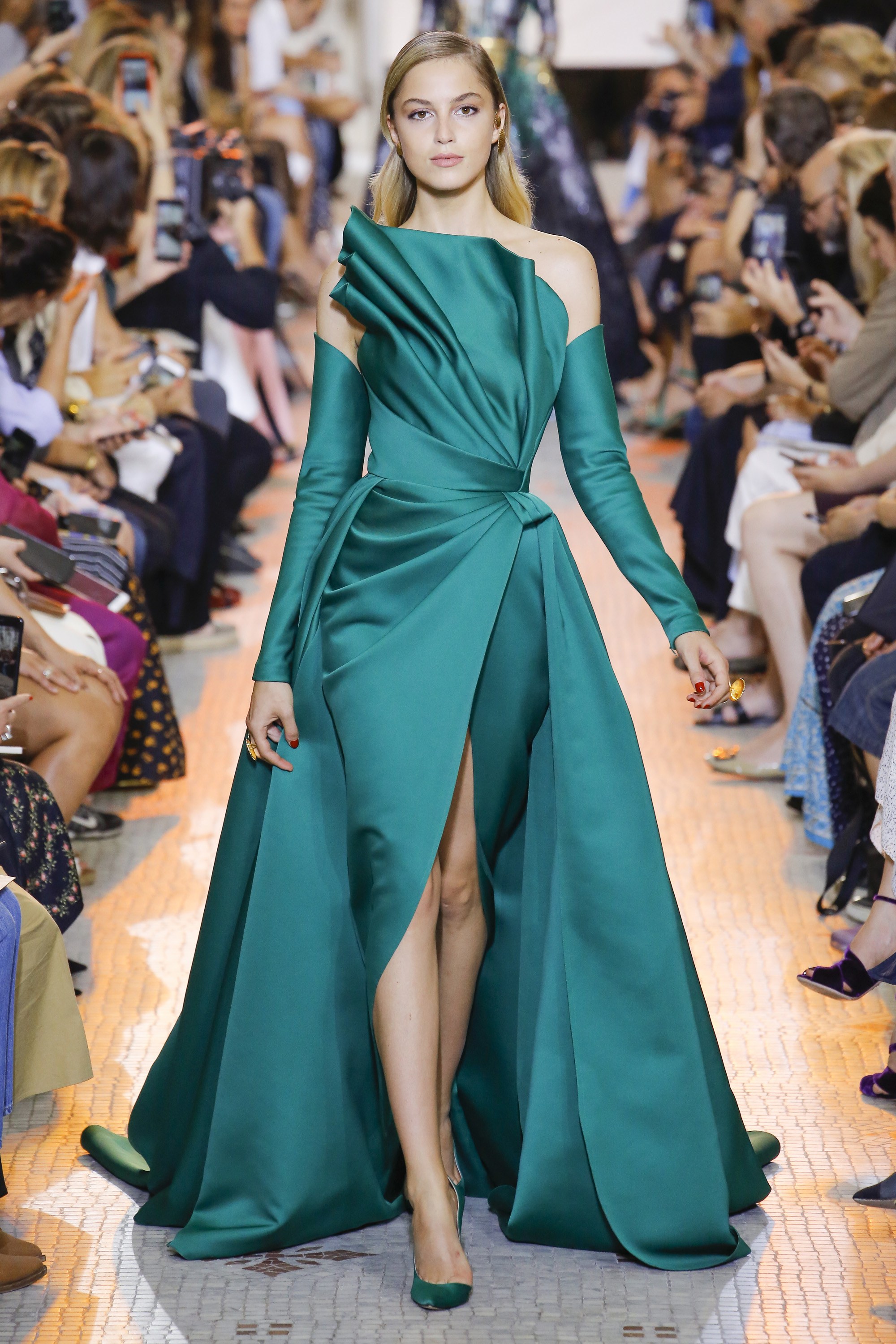 模特美图:elie saab 秋冬时装秀,每一位模特美的惊为天人!