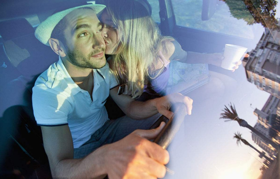 男人开车要注意,3个"不小心"就暴露人品,女人都这么观察