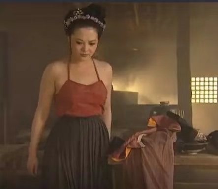 想演"潘金莲"却成"孙二娘",身穿红肚兜妩媚至极,如今成经典