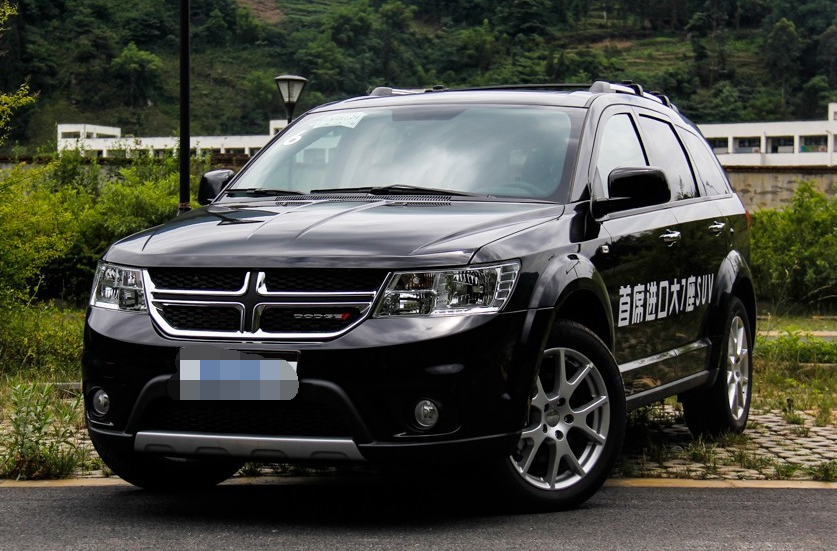 道奇-酷威-2.0td 四驱尊尚版,设计的非常得体,给人感觉很舒服