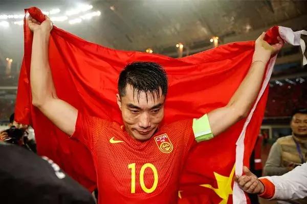 金戈铁马十六年,这就是我们的"中国队长" 一大波围观网友来袭