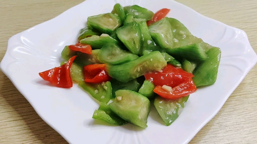 清炒丝瓜时只要做到这3点,丝瓜不发黑口感清爽,学做菜一定要看