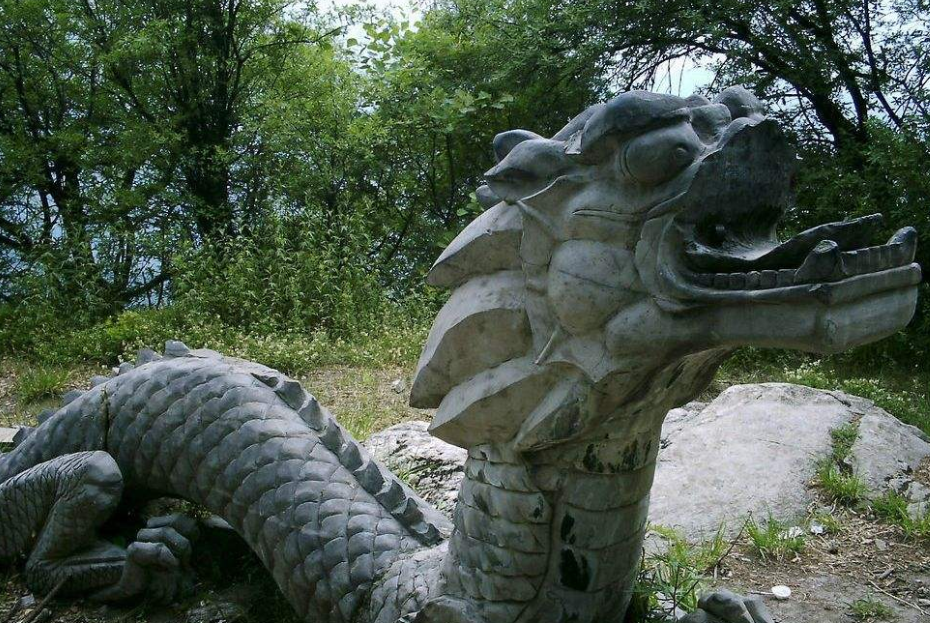 河北邯郸有处"龙脉",石龙身长400米,9条小龙环绕成"十龙阵"
