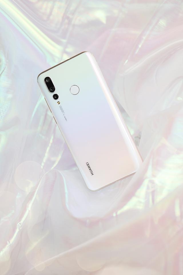 自带恋爱感的白色,华为nova4贝母白图赏