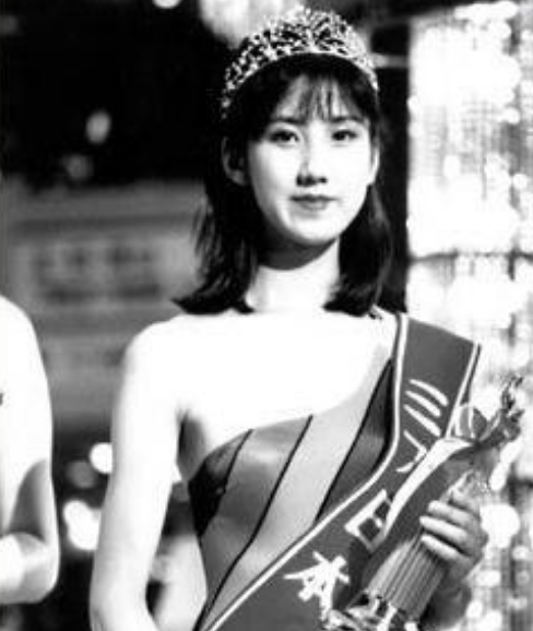 1983年日本选美冠军,山口裕美