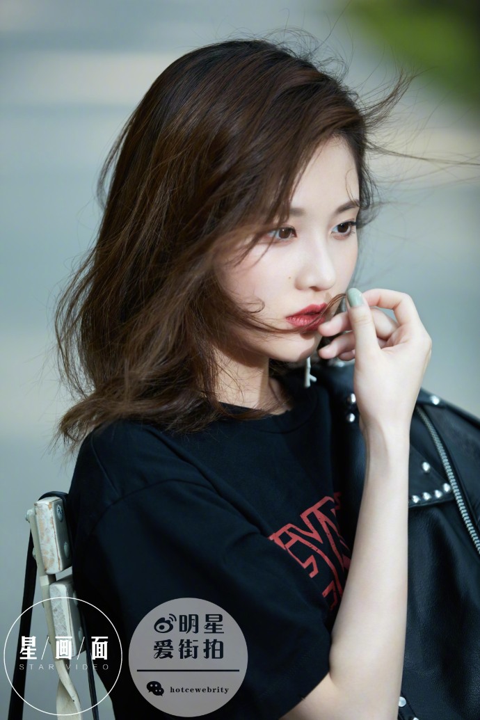 张慧雯温柔恬静,无论是透过屏幕,亦或是近在身旁,最