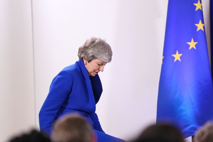 英国首相为"脱欧"最后一搏,新盘算反响不及预期,两头都不讨好